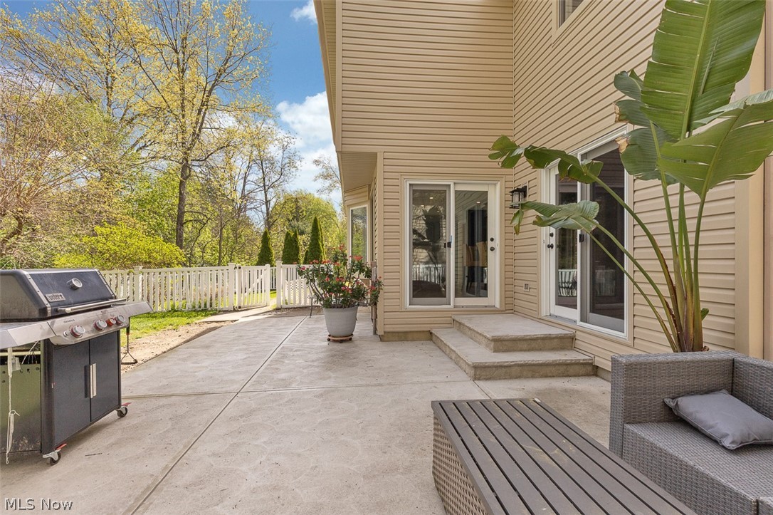 32290 Orchard Park Drive Avon Lake OH 44012