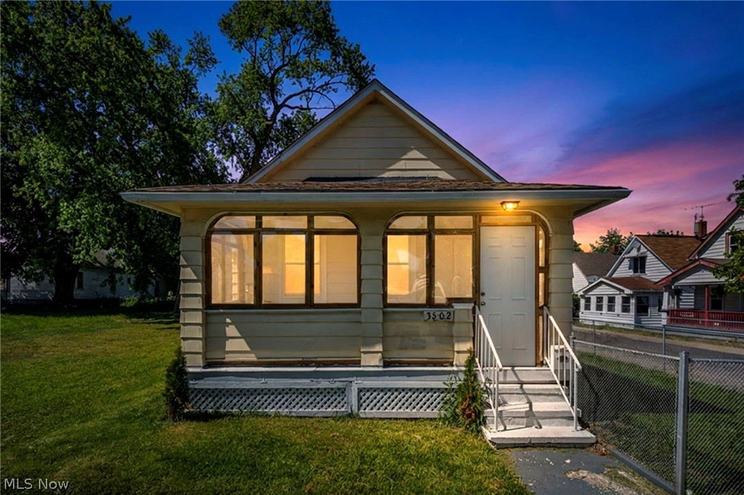 3502 Carlyle Avenue Cleveland OH 44109