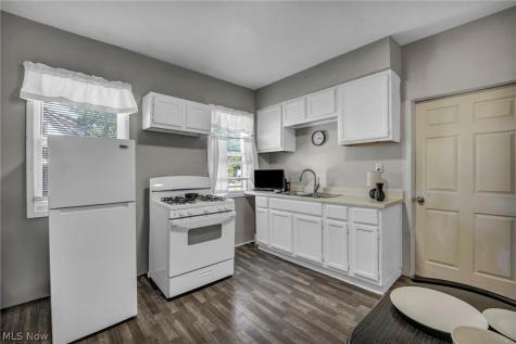 3502 Carlyle Avenue Cleveland OH 44109