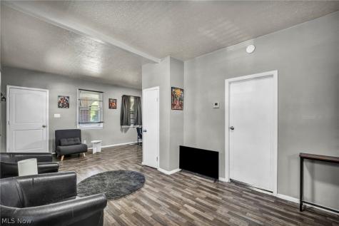 3502 Carlyle Avenue Cleveland OH 44109