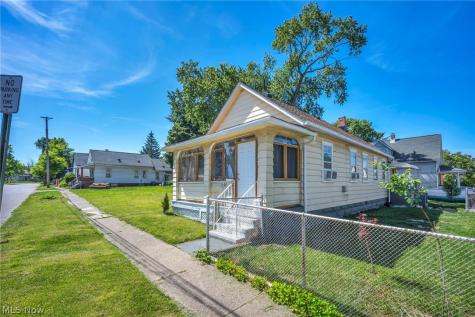 3502 Carlyle Avenue Cleveland OH 44109