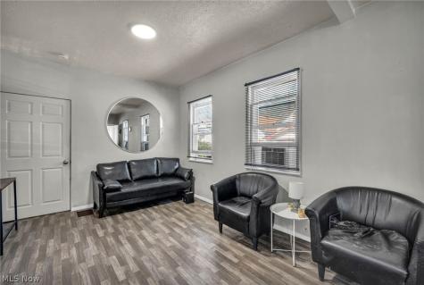 3502 Carlyle Avenue Cleveland OH 44109
