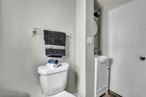 3502 Carlyle Avenue Cleveland OH 44109