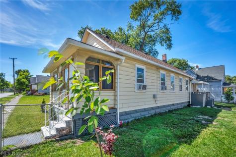3502 Carlyle Avenue Cleveland OH 44109