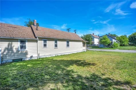 3502 Carlyle Avenue Cleveland OH 44109