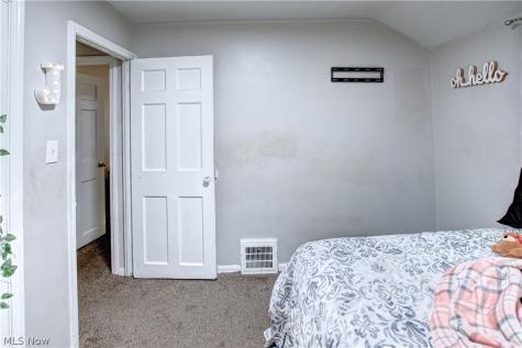 16114 Delrey Avenue Cleveland OH 44128