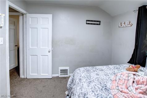 16114 Delrey Avenue Cleveland OH 44128