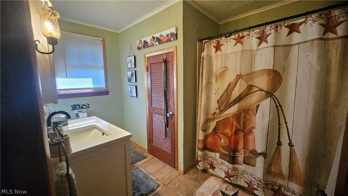 839 W Vine Street Martins Ferry OH 43935