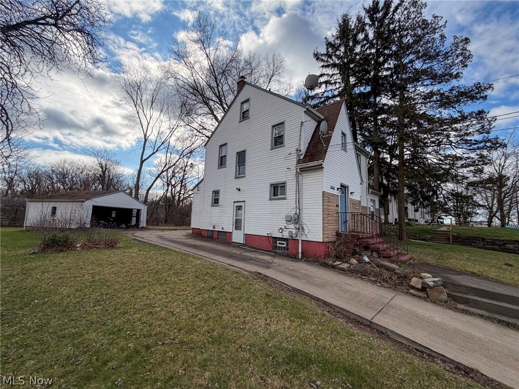 2233 Glenwood Avenue Youngstown OH 44511