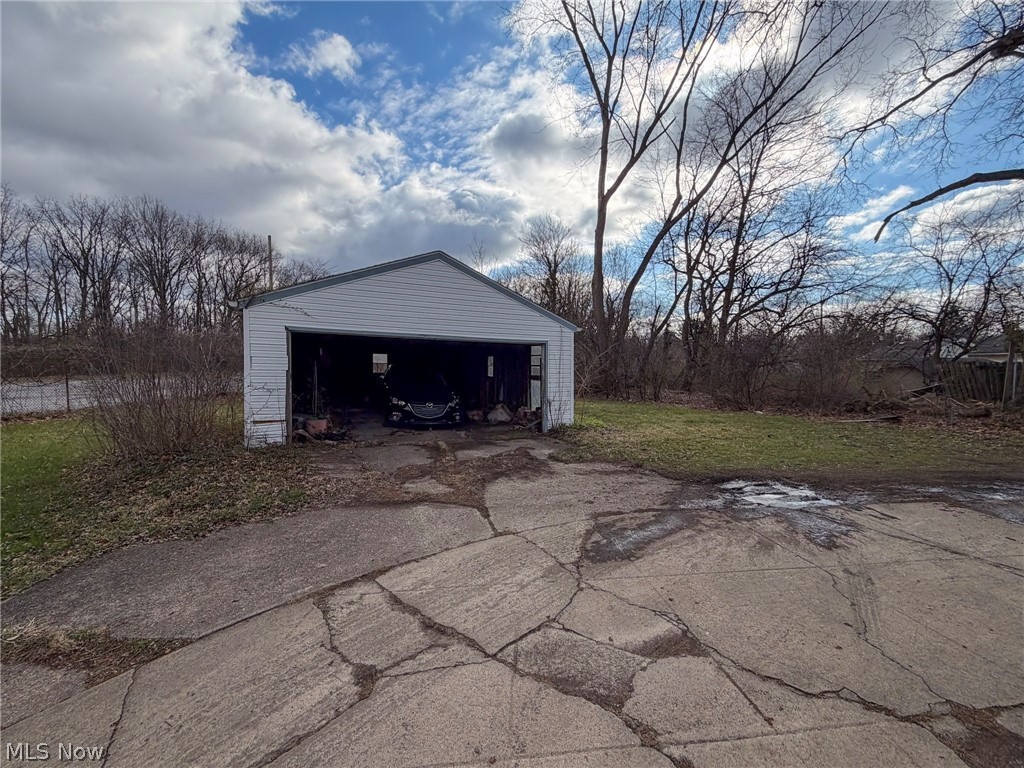 2233 Glenwood Avenue Youngstown OH 44511