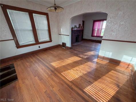 2233 Glenwood Avenue Youngstown OH 44511