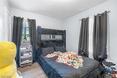 12612 Firsby Avenue Cleveland OH 44135