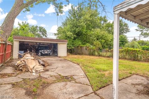 12612 Firsby Avenue Cleveland OH 44135
