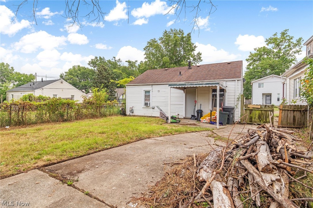 12612 Firsby Avenue Cleveland OH 44135