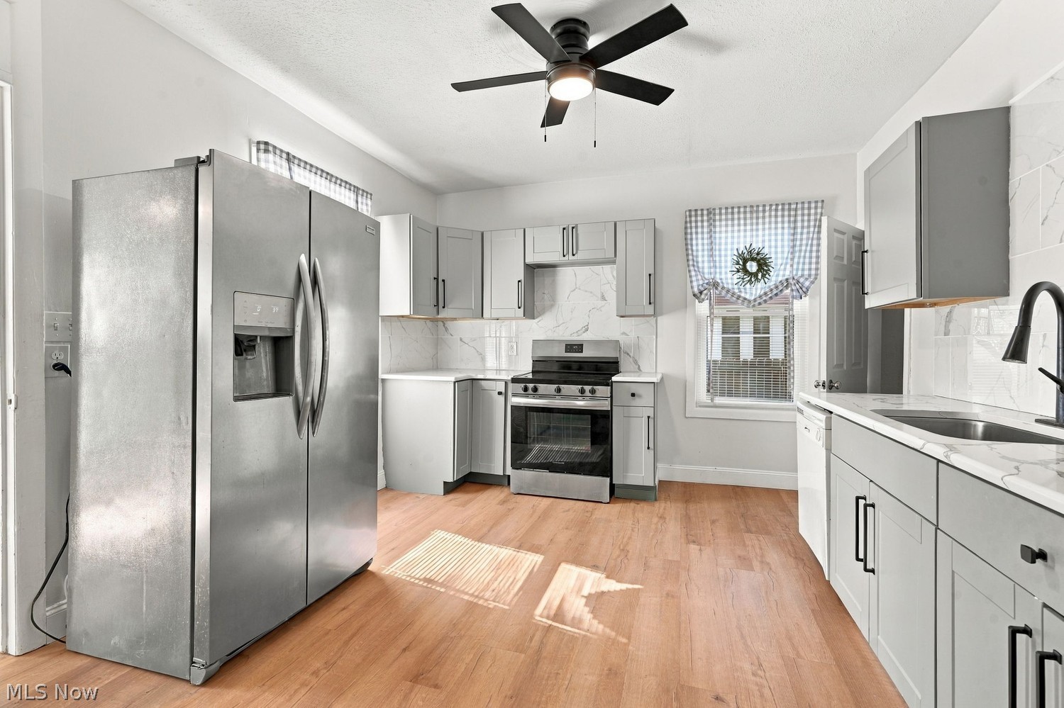 930 E Main Street Louisville OH 44641