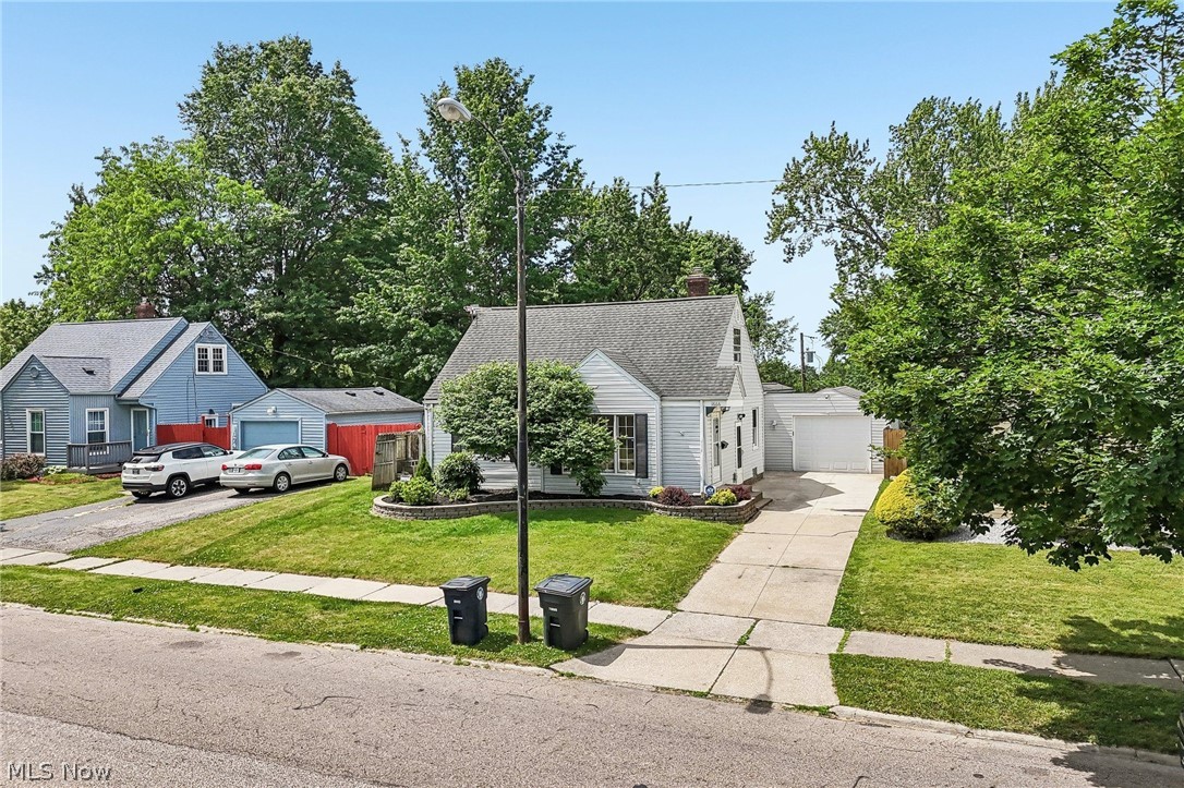 1666 Thornapple Avenue Akron OH 44301