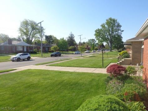2488 Dale Avenue Rocky River OH 44116