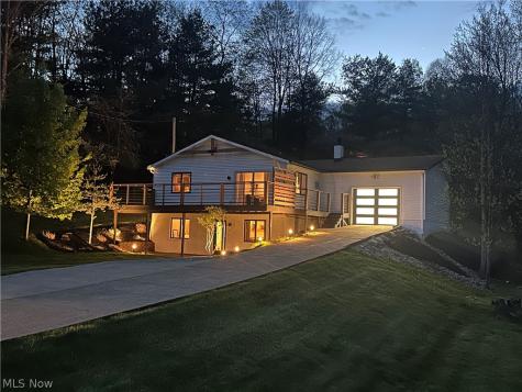 573 W Mohawk Drive Malvern OH 44644