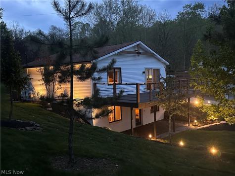 573 W Mohawk Drive Malvern OH 44644