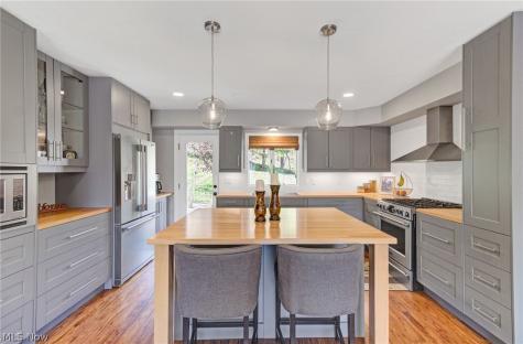 573 W Mohawk Drive Malvern OH 44644