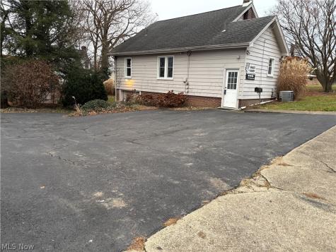 4258 Mahoning Avenue Youngstown OH 44515