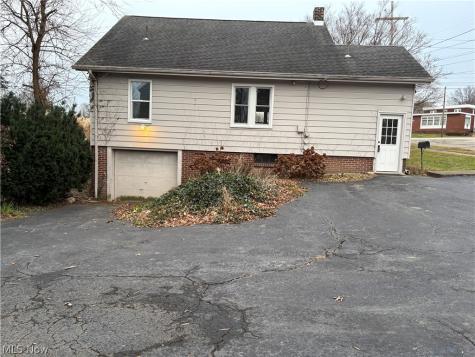 4258 Mahoning Avenue Youngstown OH 44515