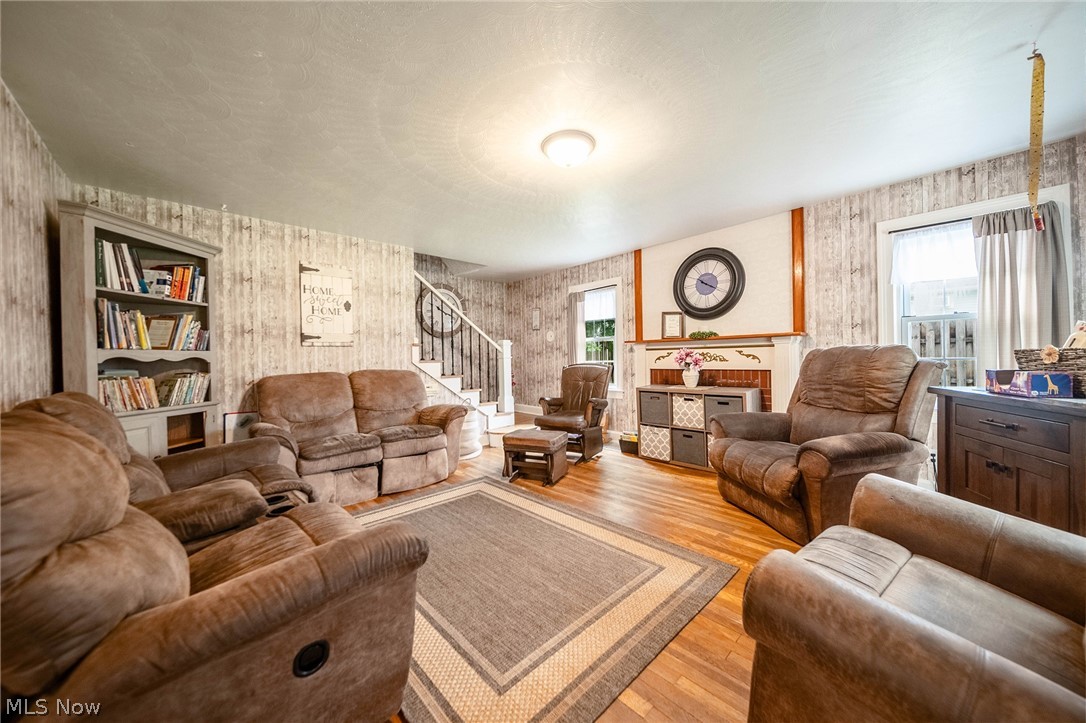 357 State Road Warren OH 44483