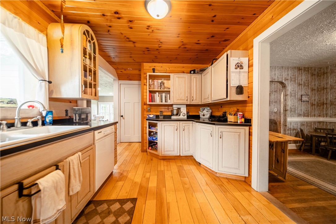 357 State Road Warren OH 44483
