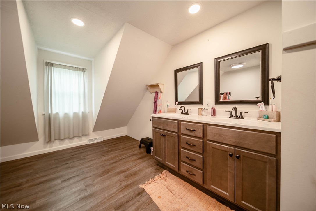 357 State Road Warren OH 44483