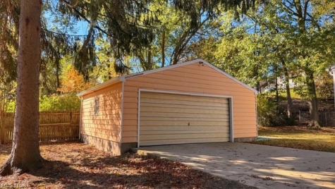 1860 Honodle Avenue Akron OH 44305