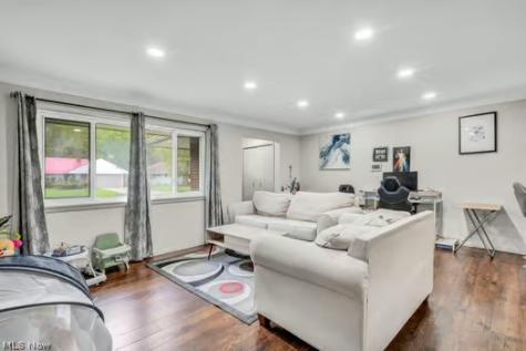 523 Jeannette Drive Richmond Heights OH 44143