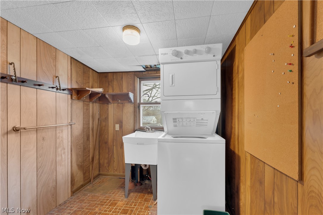 6486 E Garfield Road Petersburg OH 44454