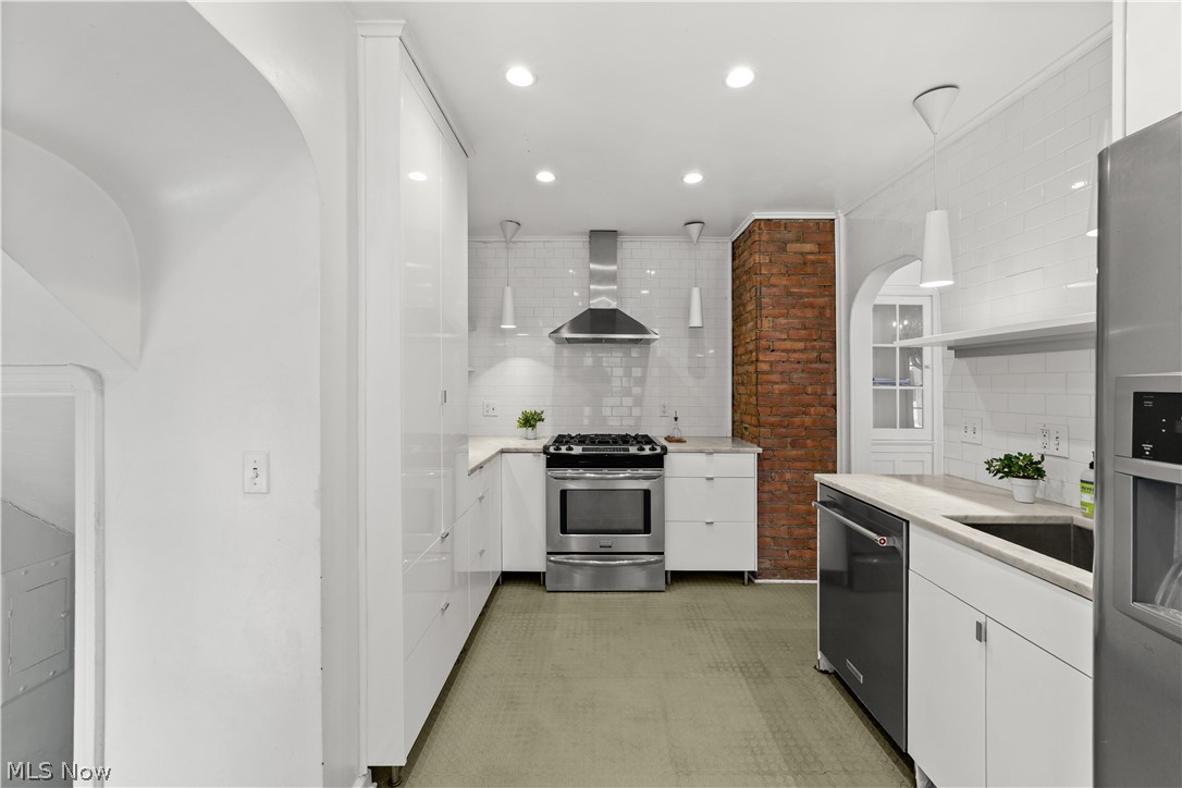 20715 Stratford Avenue Rocky River OH 44116