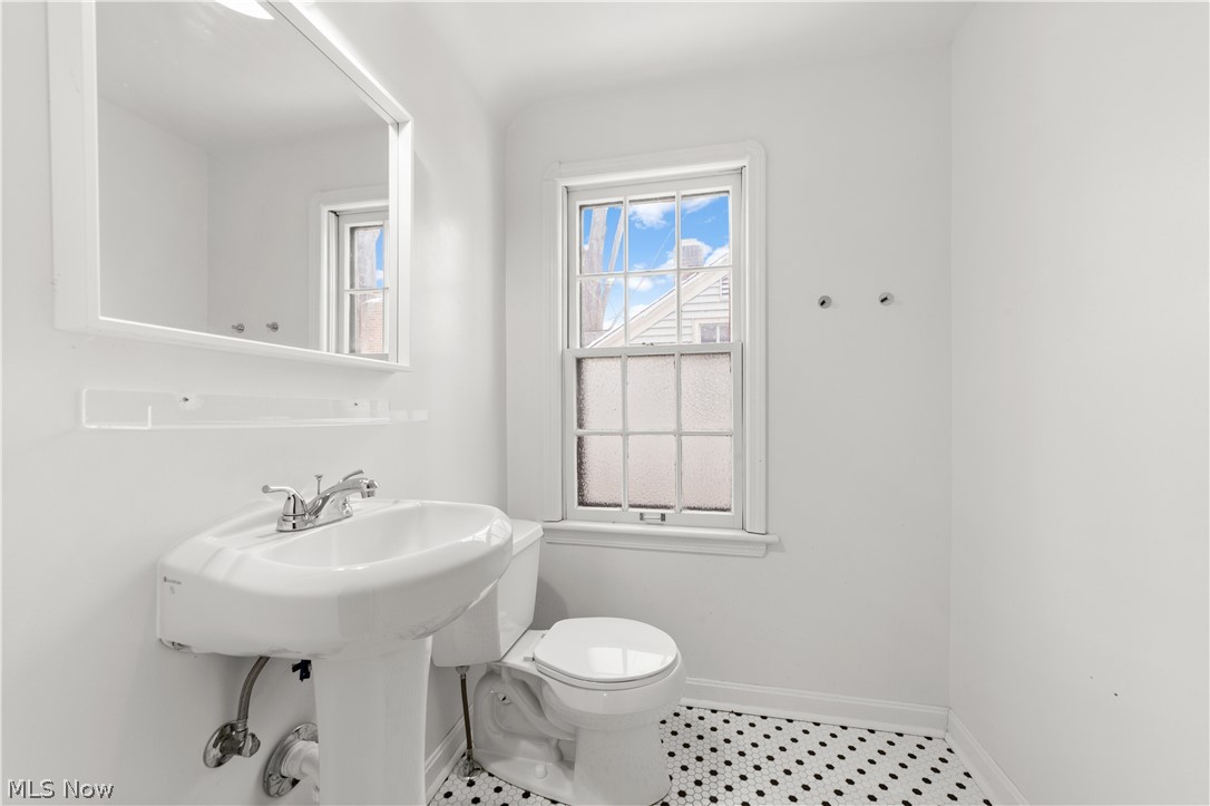 20715 Stratford Avenue Rocky River OH 44116