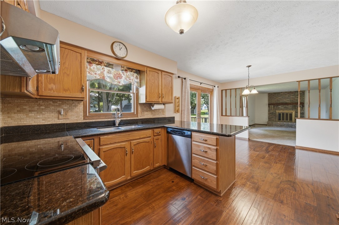 1749 Cove Street NW Uniontown OH 44685