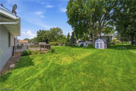 1749 Cove Street NW Uniontown OH 44685