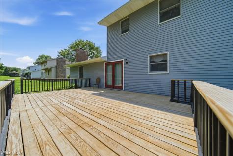1749 Cove Street NW Uniontown OH 44685