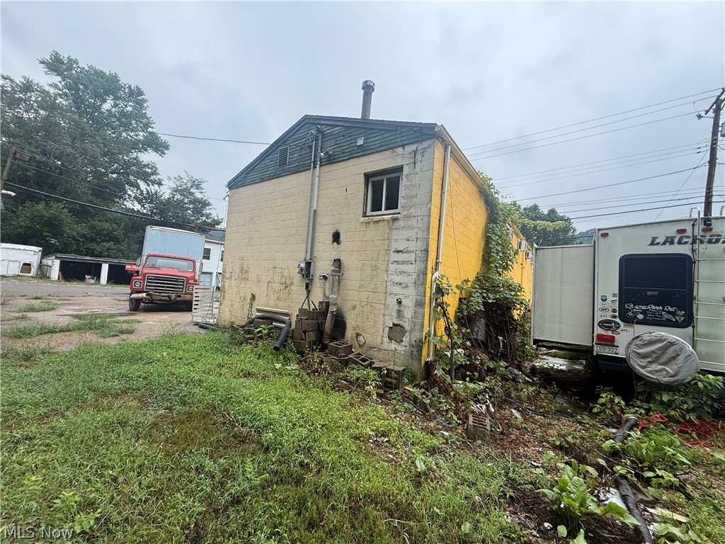 55821 National Road Bridgeport OH 43912