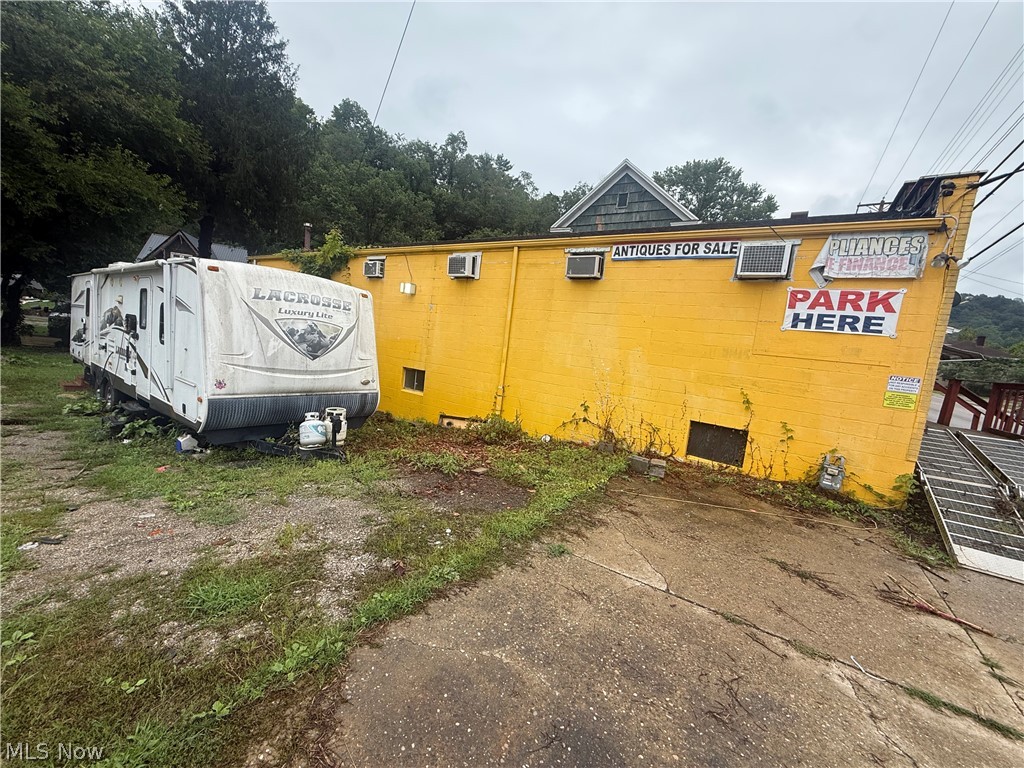 55821 National Road Bridgeport OH 43912