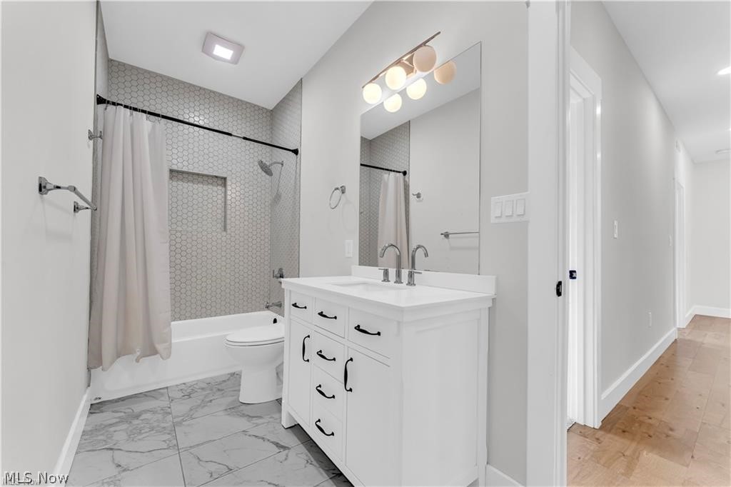 4210 Peach Court Cleveland OH 44113