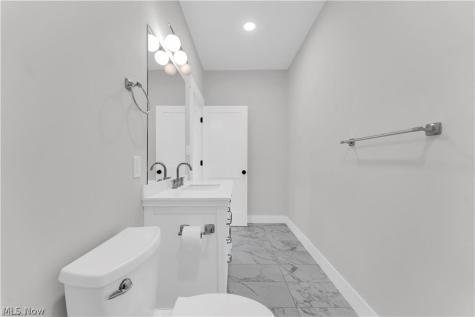 4210 Peach Court Cleveland OH 44113