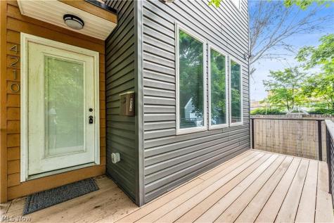 4210 Peach Court Cleveland OH 44113