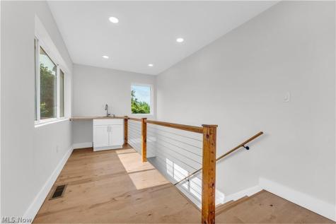 4210 Peach Court Cleveland OH 44113