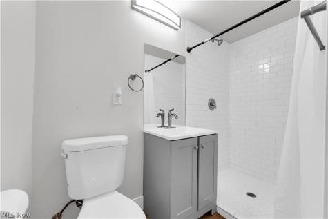 4210 Peach Court Cleveland OH 44113