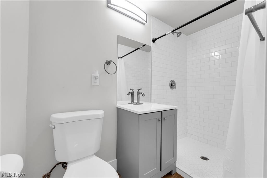 4210 Peach Court Cleveland OH 44113