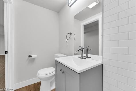 4210 Peach Court Cleveland OH 44113