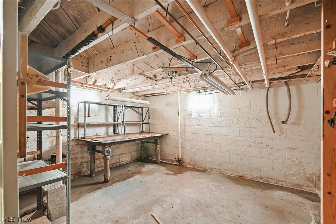 374 Niles Cortland Road SE Warren OH 44484