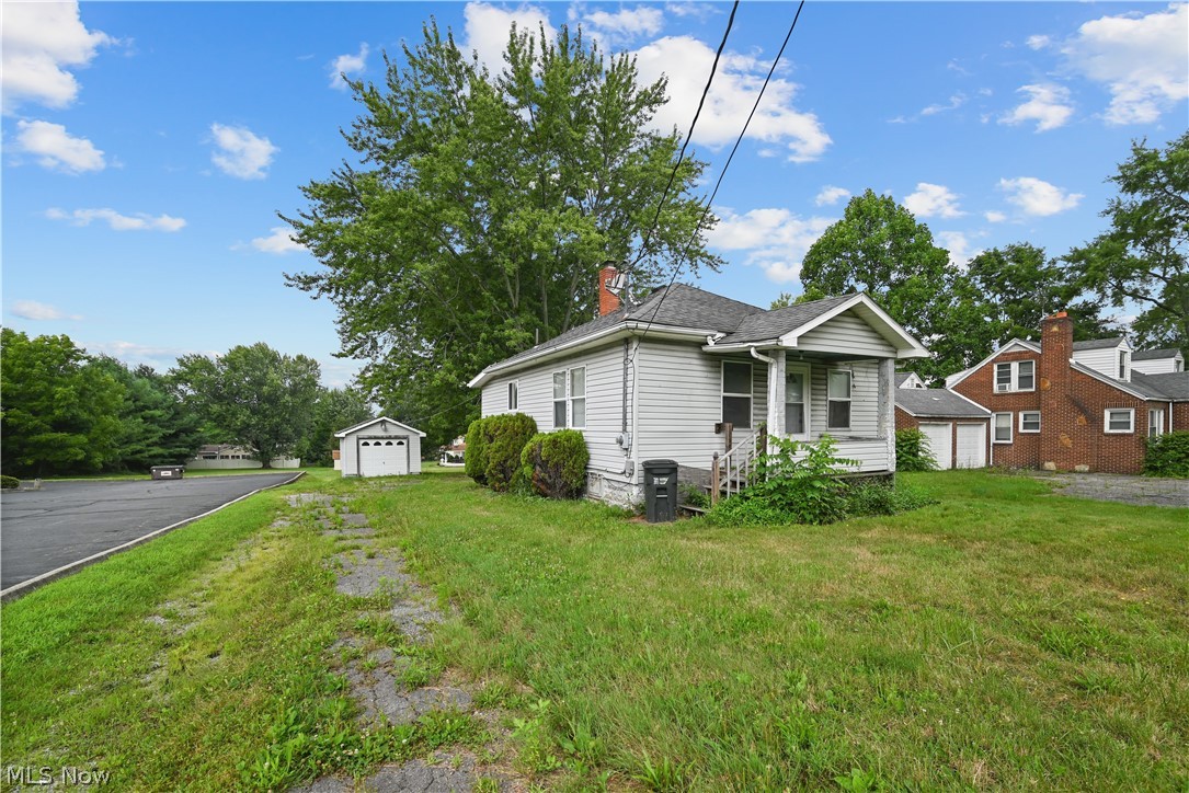 374 Niles Cortland Road SE Warren OH 44484
