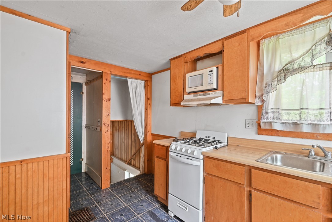374 Niles Cortland Road SE Warren OH 44484