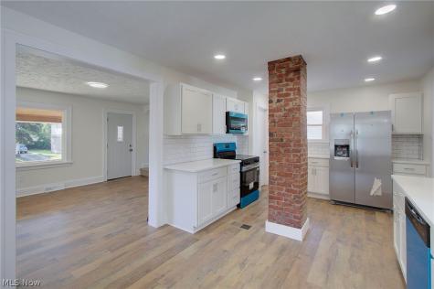 483 Sullivan Avenue Akron OH 44305